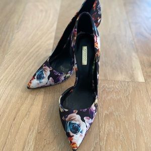Guess Floral Pumps
